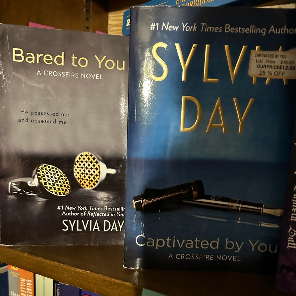 Assorted Books - Picture 3 of 11